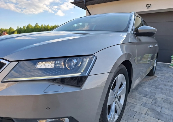 Skoda Superb cena 60900 przebieg: 254100, rok produkcji 2016 z Miasteczko Śląskie małe 596